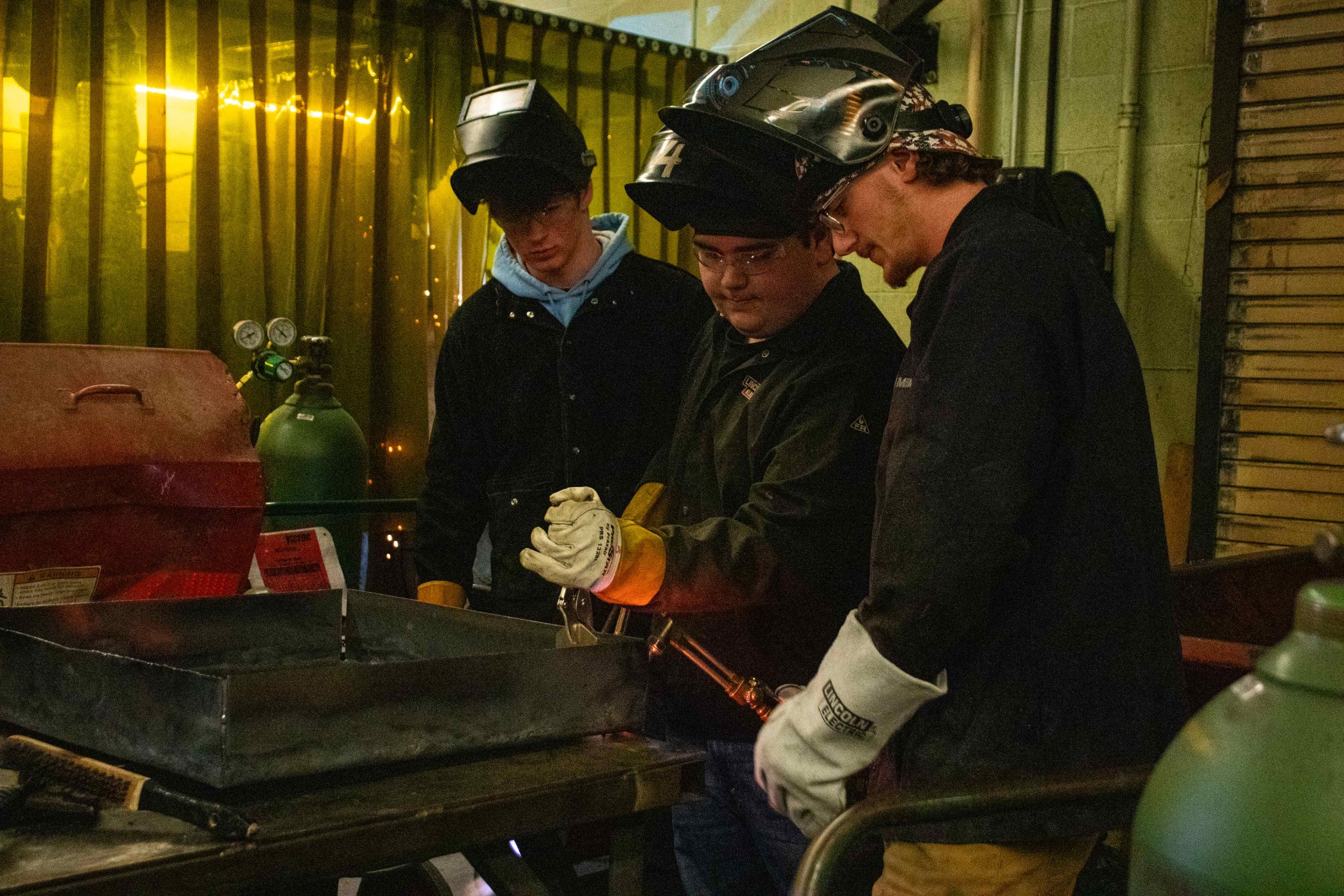 24-25Welding_28_under1.9MB 24-25Welding_28_under1.9MB